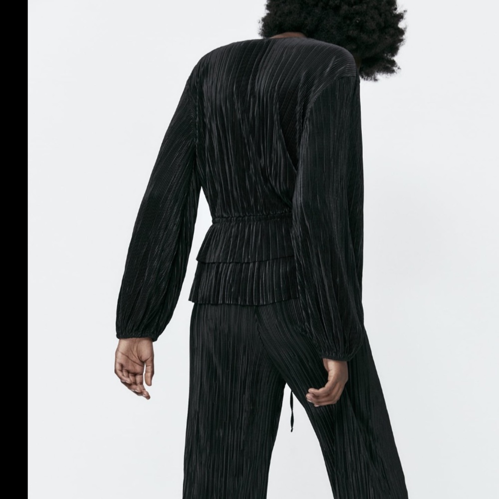 Zara Black Pleated Top - Picture 4 of 10